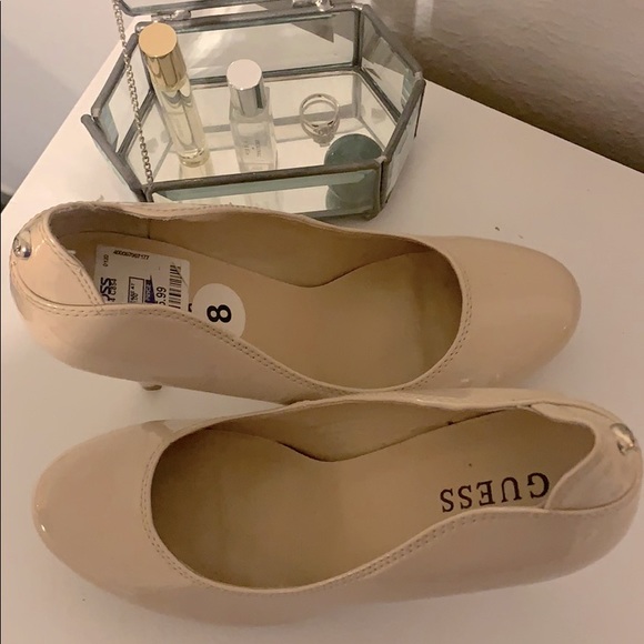 Guess Nude Pumps - Picture 2 of 4